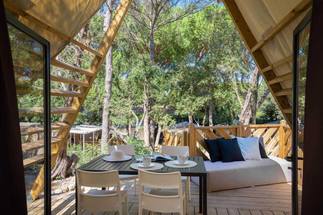 Camping Il Capannino Glamping Village Марина-ді-Біббона Екстер'єр фото