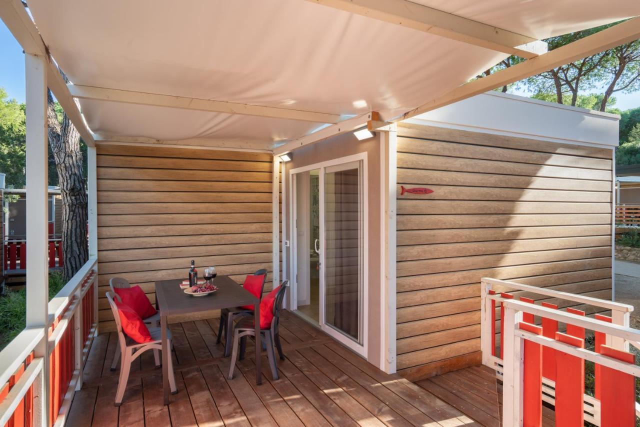 Camping Il Capannino Glamping Village Марина-ді-Біббона Екстер'єр фото