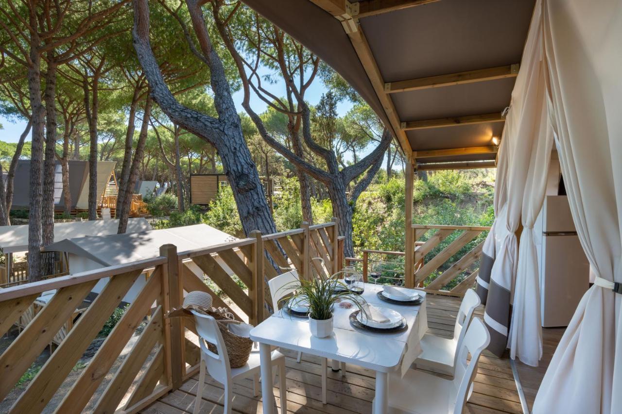 Camping Il Capannino Glamping Village Марина-ді-Біббона Екстер'єр фото