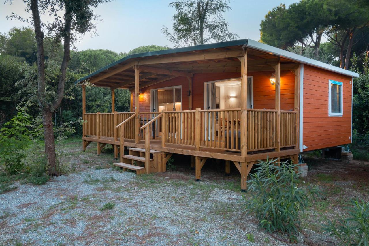 Camping Il Capannino Glamping Village Марина-ді-Біббона Екстер'єр фото