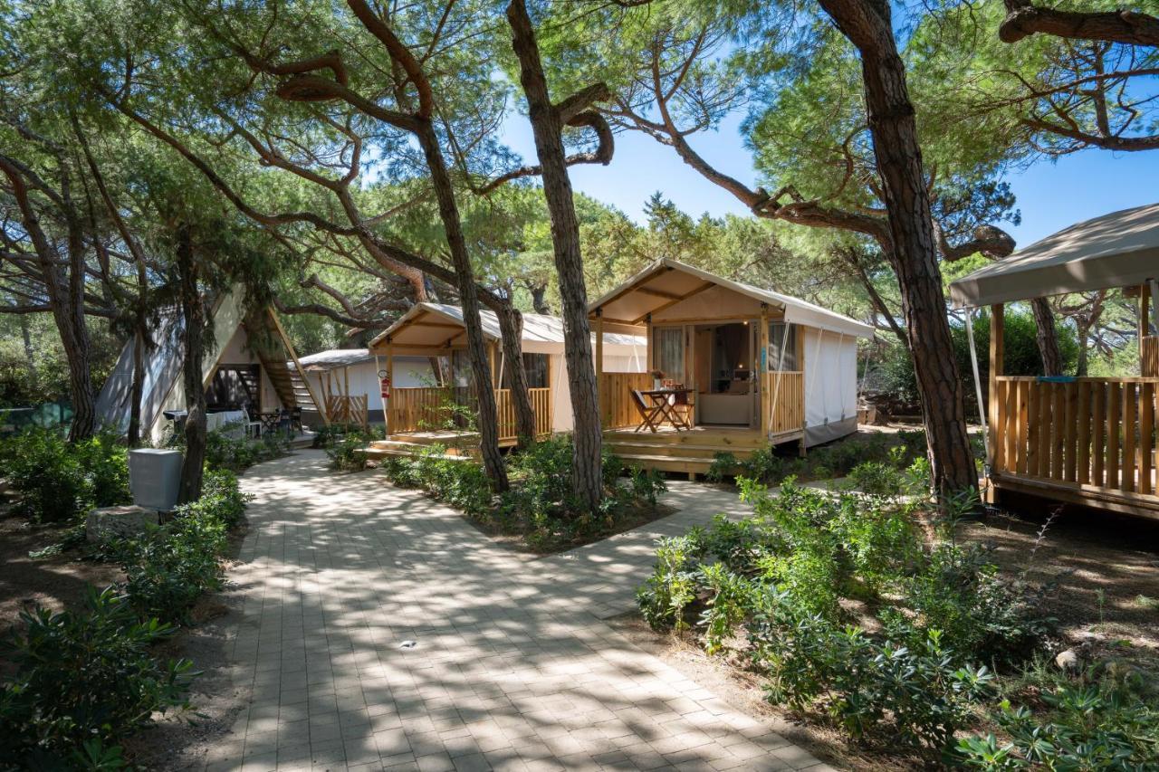 Camping Il Capannino Glamping Village Марина-ді-Біббона Екстер'єр фото