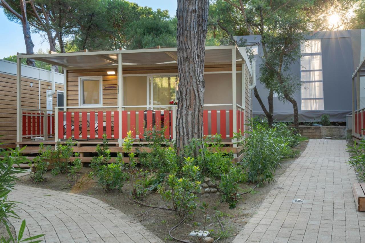Camping Il Capannino Glamping Village Марина-ді-Біббона Екстер'єр фото