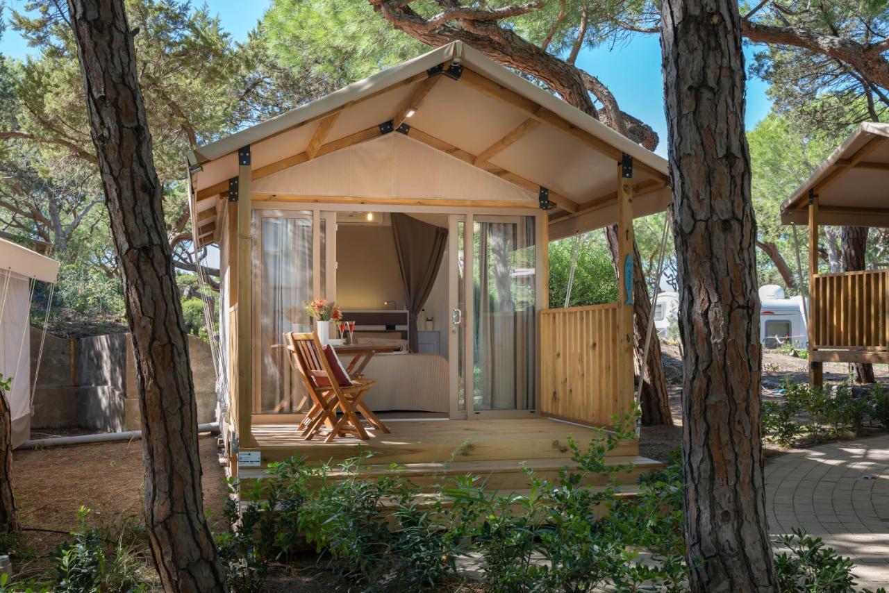 Camping Il Capannino Glamping Village Марина-ді-Біббона Екстер'єр фото